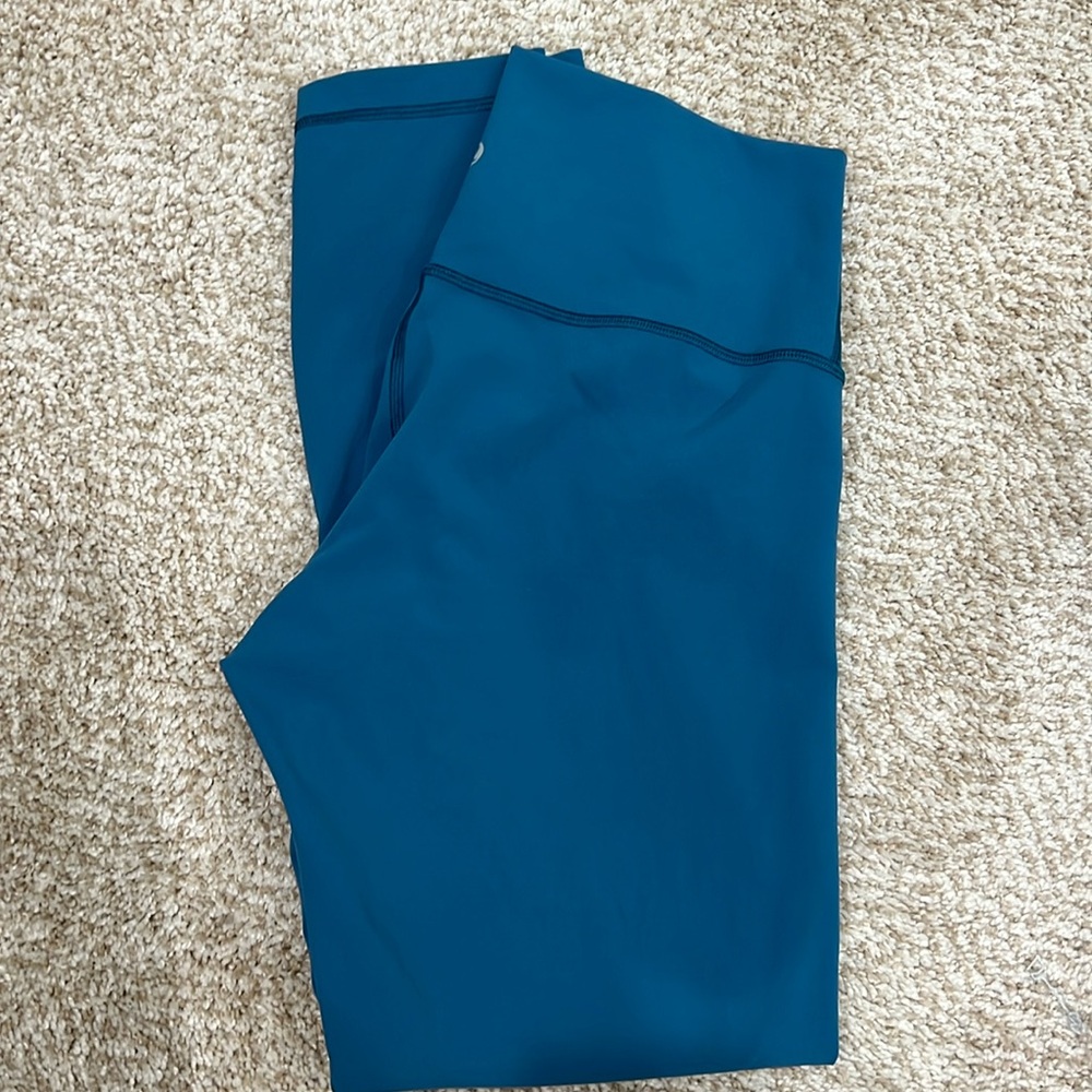 Lululemon Wunder Under size 8 Pacific Teal